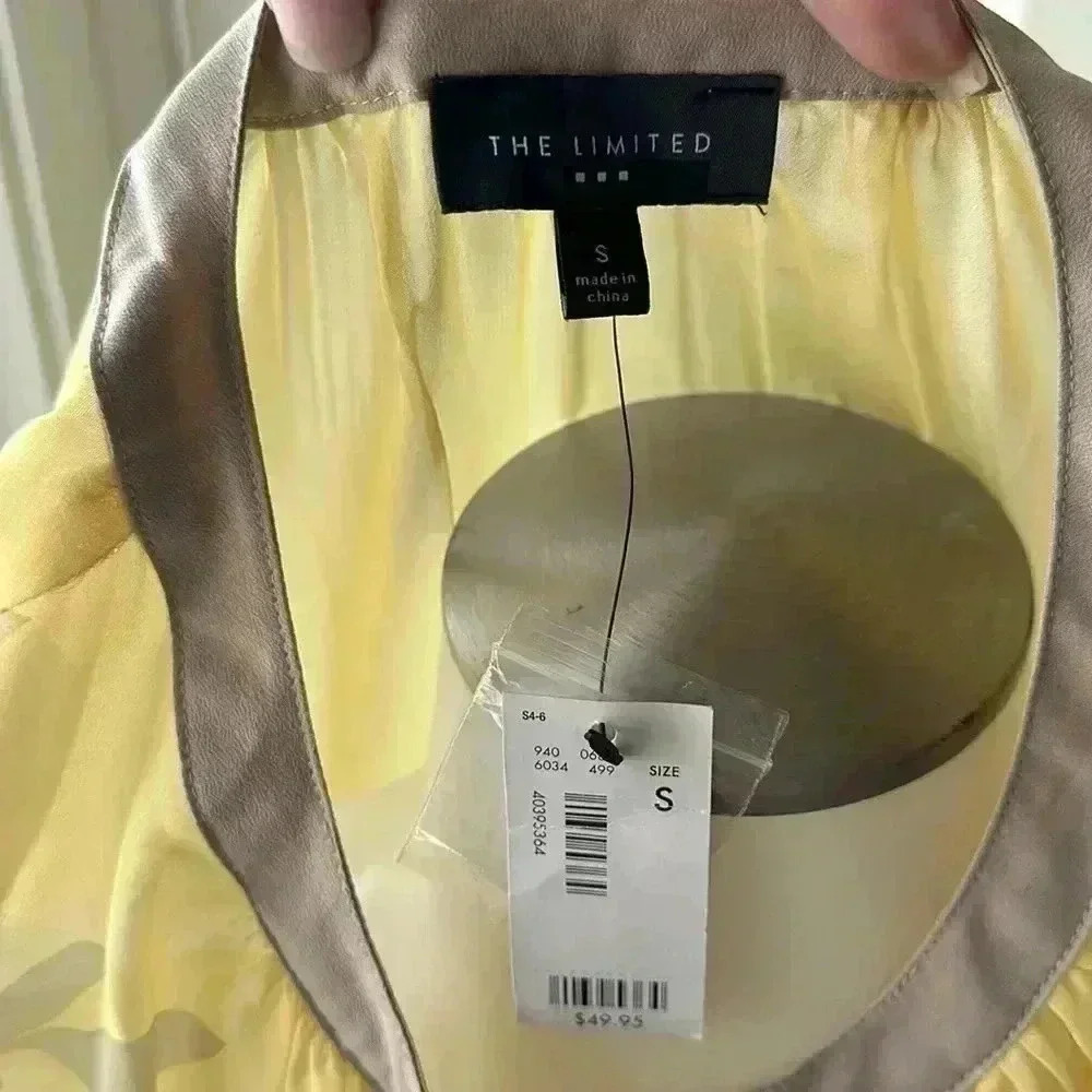 NWT size S pastel yellow w/beige flower shortsleeve blouse from The Limited - Picture 3 of 5